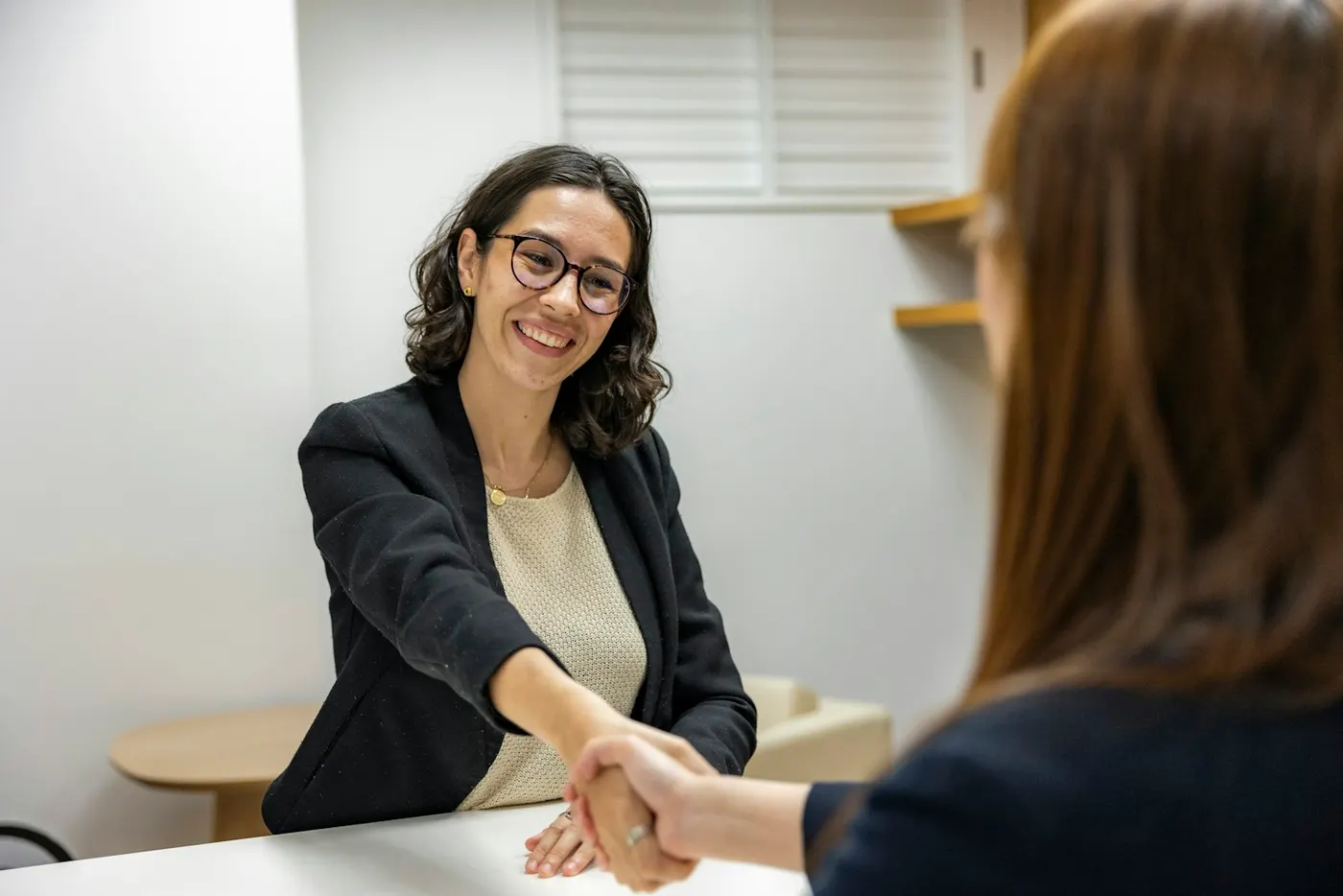 Advogada em reunião com cliente