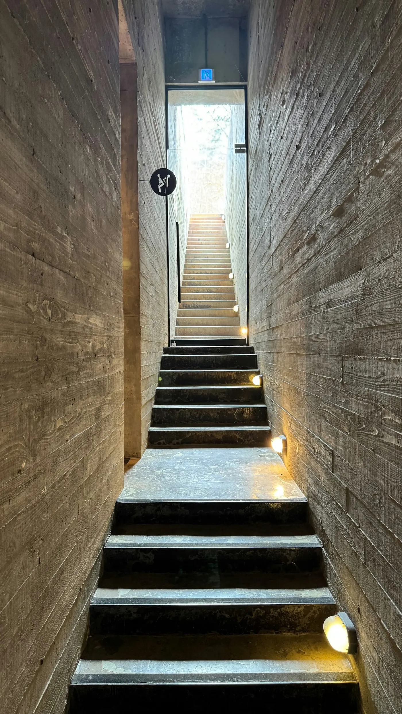 Escada em concreto aparente